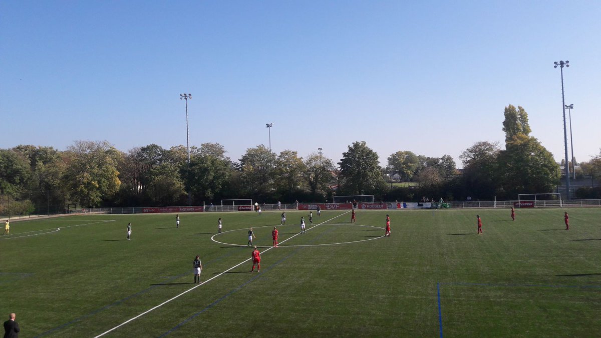 DFCO_Officiel's tweet photo. #D2Féminine 
41' Penalty pour le #DFCO ! Tatiana #Solanet égalise d'un contre pied parfait ! 1 but partout ! Idéal juste avant la mi-temps ! https://t.co/8C9LCXoVGT