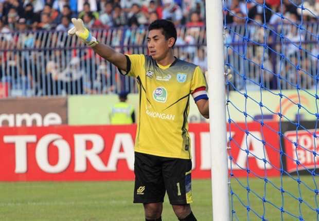 Sporf's tweet photo. RIP legendary Indonesian goalkeeper Choirul Huda. 🙏

Sadly passing away following an in-game collision with his @PerselaFC team-mate. 😢 https://t.co/sHHwAqcckw