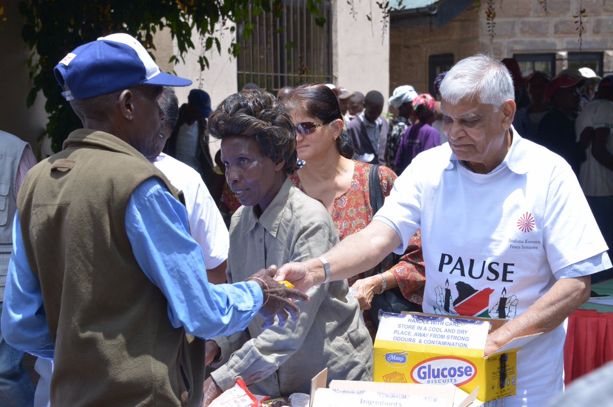 buzybandits's tweet photo. #pauseforpeace @revealyourlight #tribeall @MissKochKenya @DENNISNYONGES20 #PauseforPeace One nation. One mind. One word. PEACE. https://t.co/xx4yhpnowp