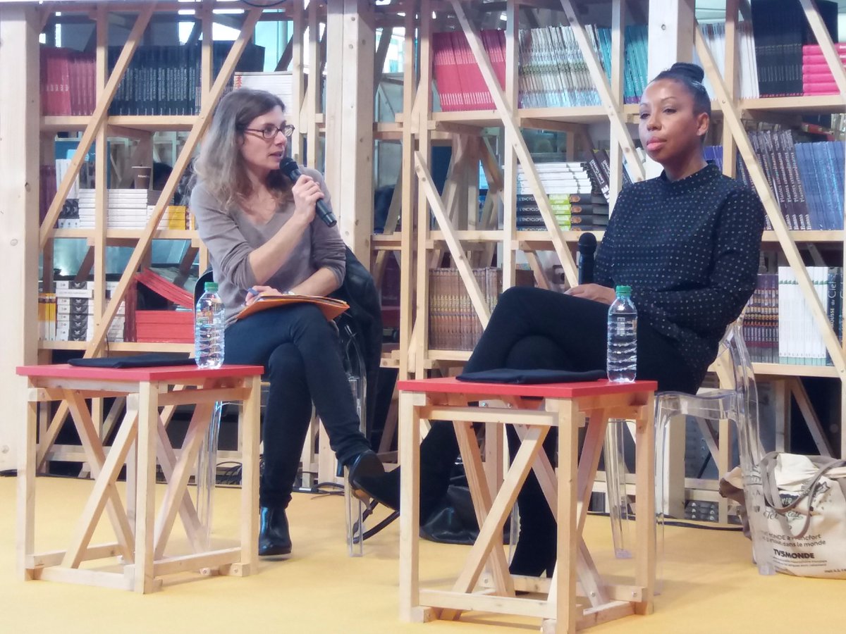 FraFra2017's tweet image. Rencontre avec la romancière Marie N'Diaye. Prix Goncourt 2016 pour son livre "3 femmes puissantes". #Buchmesse #fbm17 #FraFra2017