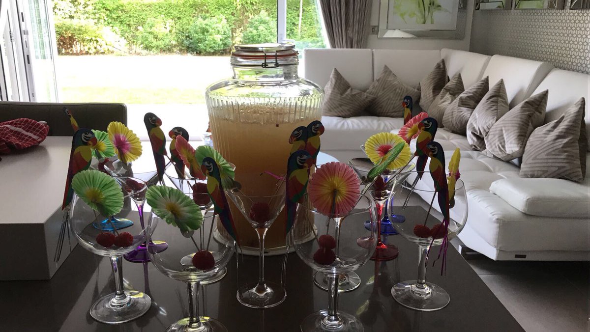 Bryan__Riley's tweet photo. The ‘Hawaiian Special’ went down a treat last night! #Konaparty #IronmanWorldChampionship https://t.co/B8LvB8KJ8G