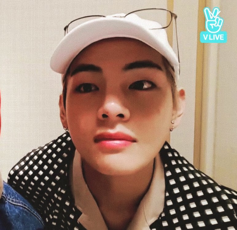 hoseoksoulmate's tweet photo. Intentรฉ editar mis ss del Vlive de hoy con Namjoon y tae, waaaa~ espero y hayan quedado bien๐ผ
#VliveV #Taehyung #Bae
ยฉseoklet https://t.co/Oc3cDpJJXZ