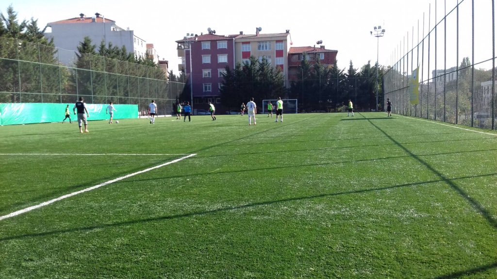 Ataşehir PSAKD tarafından düzenlenen futbol turnuvasına endüstriyel futbola karşı halkların futbolu şiarı ile MAFAK FC olarak katıldık.