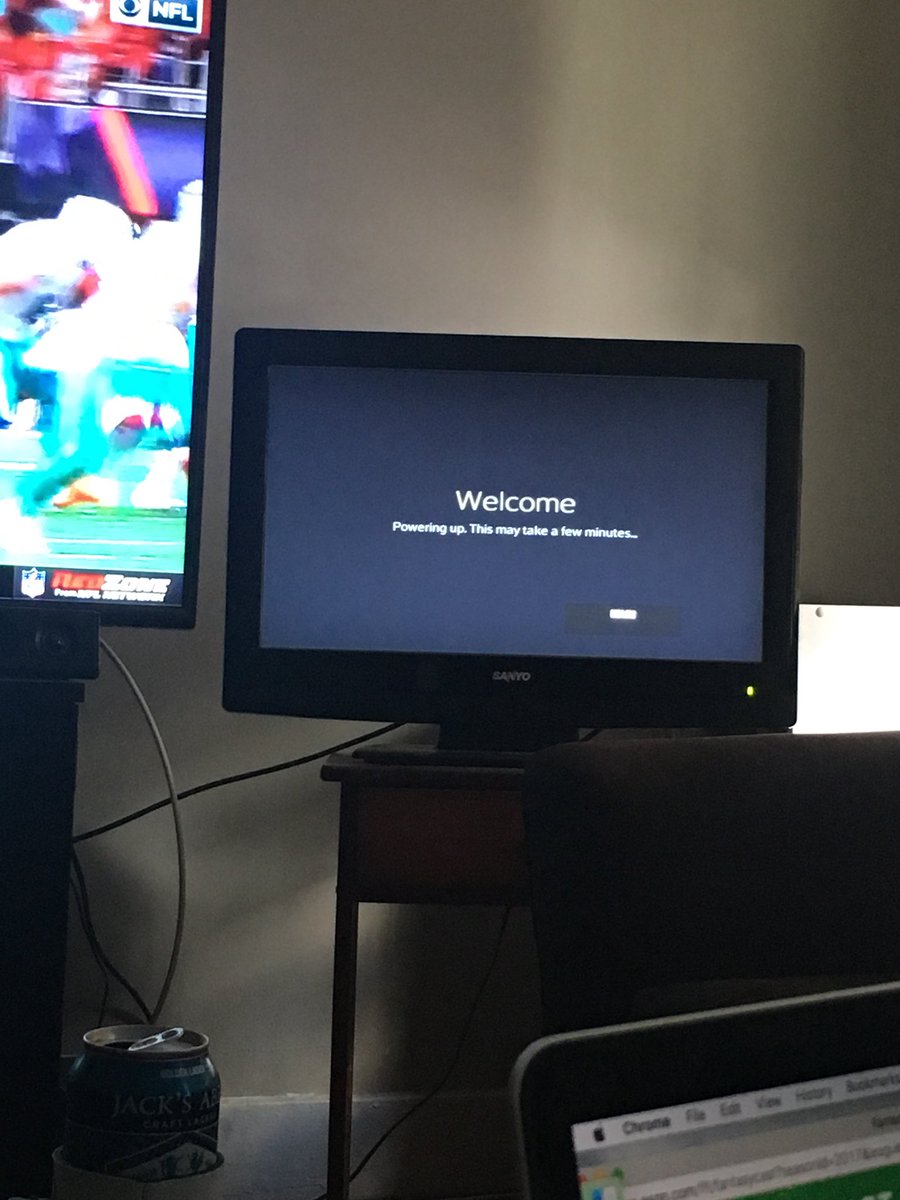 tinabuix3's tweet photo. Restarting for the 3rd time today @comcast #xfinitysucks https://t.co/0sJD10vj1w