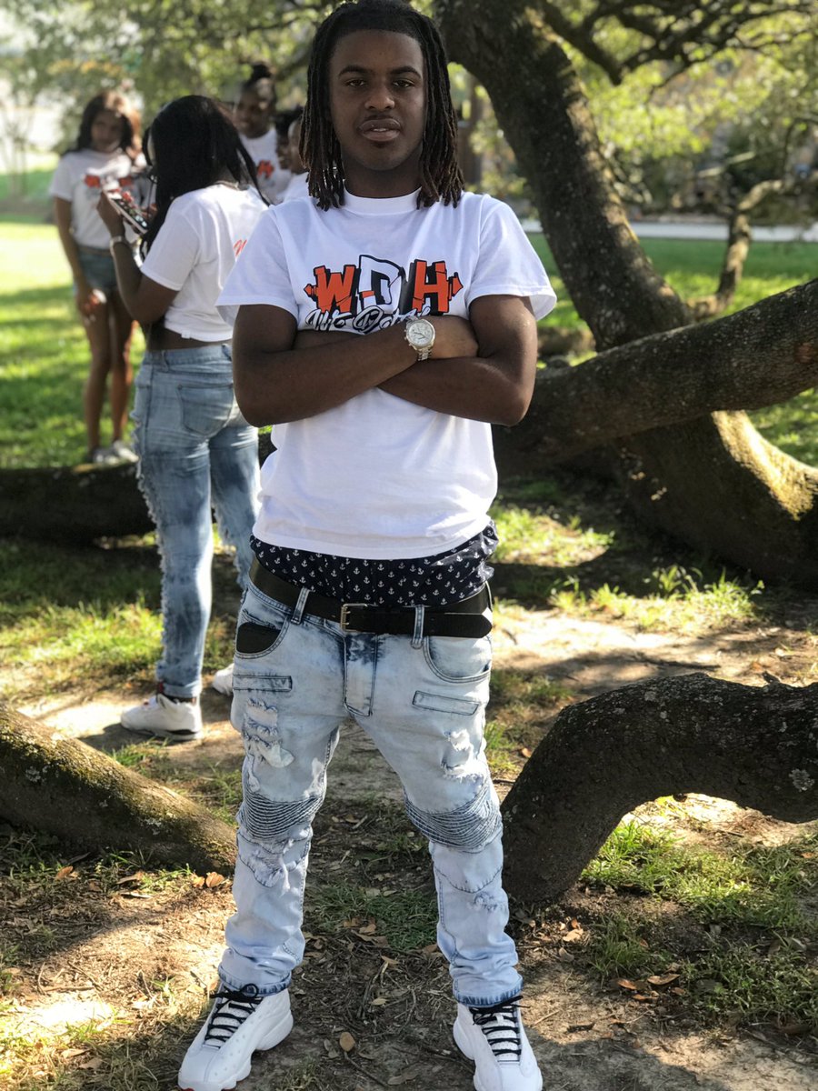 SayManman's tweet photo. Cause bitch im flyer than yo dude 😎🗣🚨
#STOPPLAYIN🤐
#DOUBLEMM https://t.co/nXKgRAOiL7