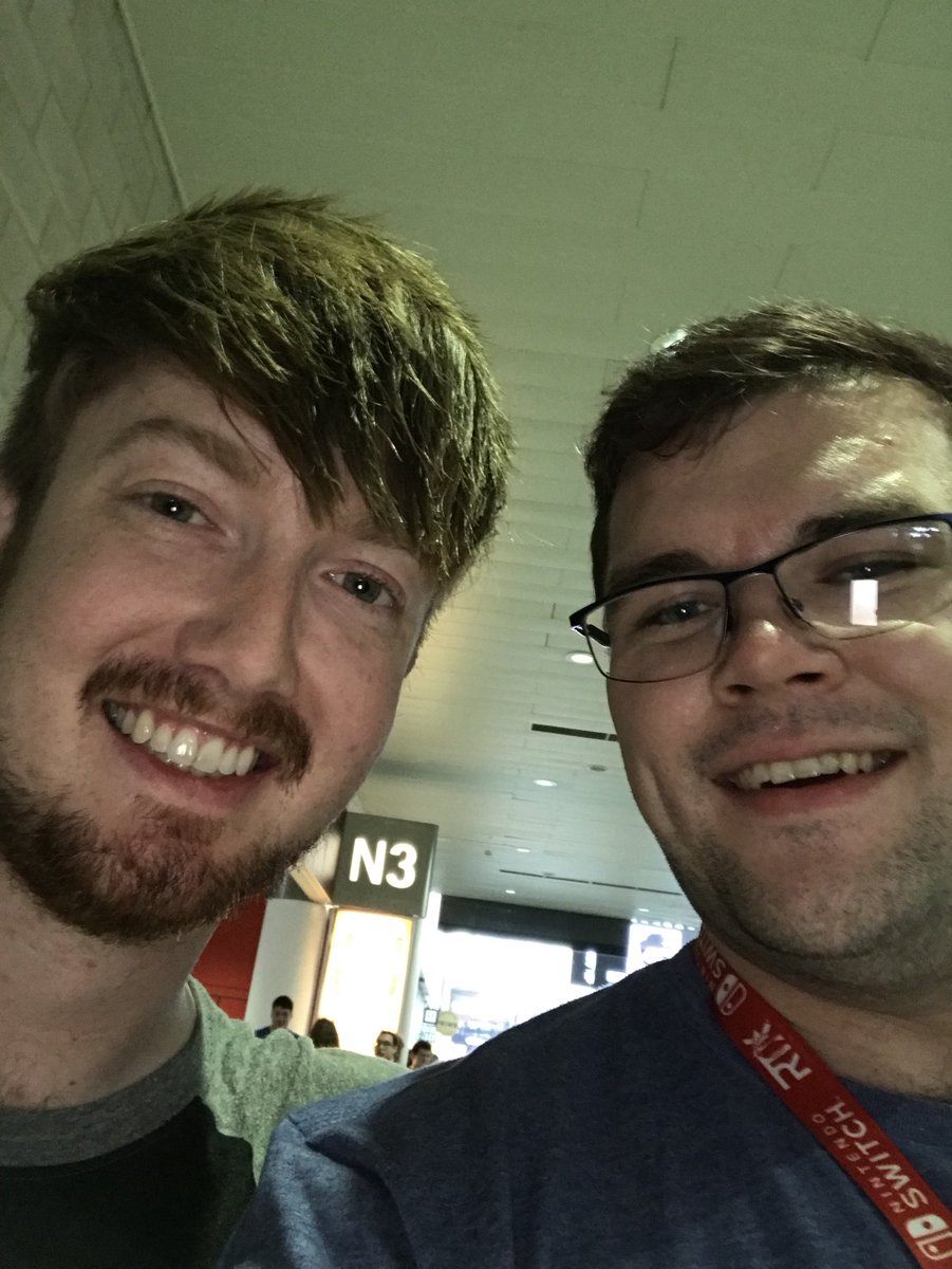 StefanRae's tweet photo. Met @ScrewAttackChad at #rtxlondon, held him up and he was still a top fella! https://t.co/7dOuEvKWO2