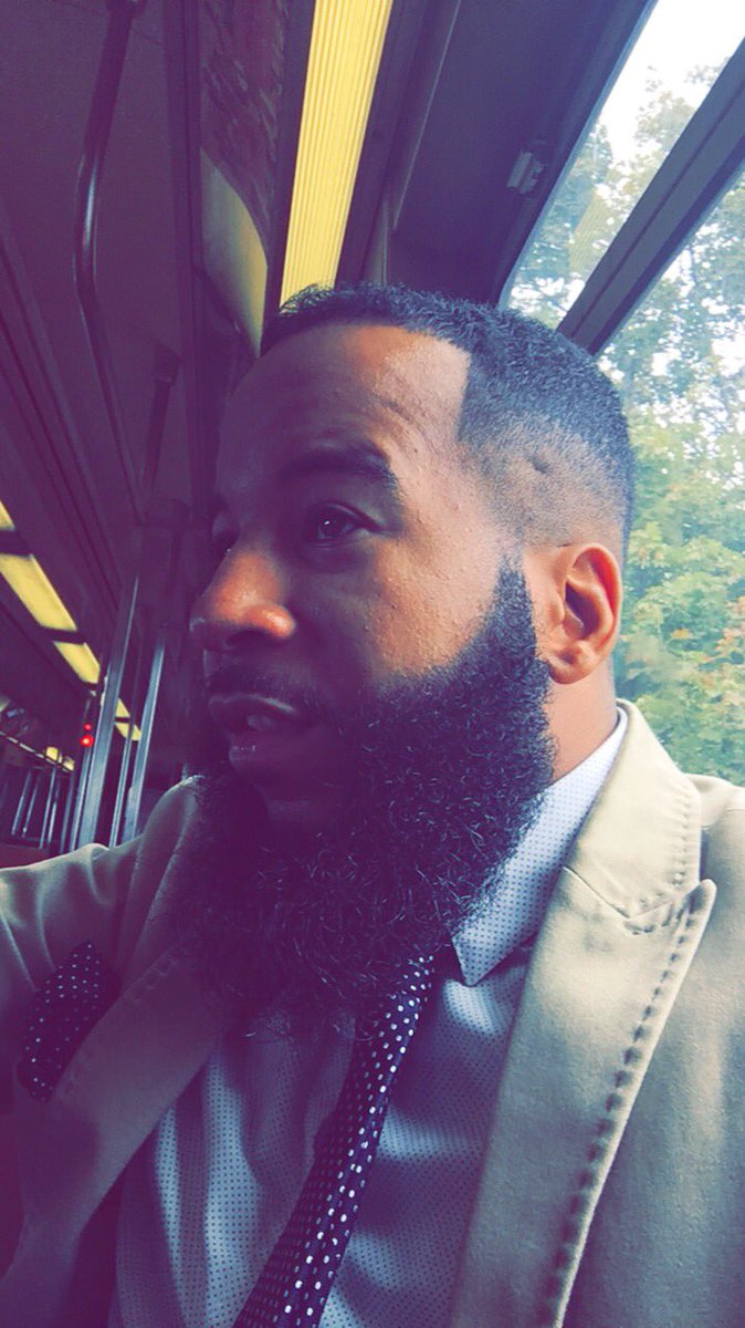 willmore_bucks's tweet photo. My barber be having my hair lit tho I love her 😍💪🏽💪🏽#BeardG🅰️🆖 https://t.co/UxW2EDPNhl