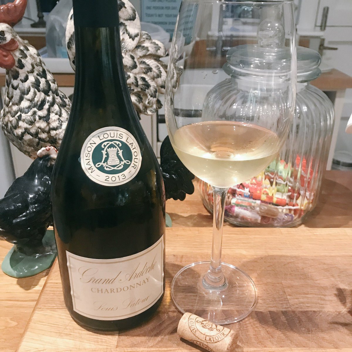pietrosd's tweet photo. #yearofwine2017
#SundaySips @LouisLatour1797
Grand Ardeche 13'
Rich peach&apple,
spice,hazelnuts,toasty buttery brioche smooth elegant fin https://t.co/CmUu68D6in