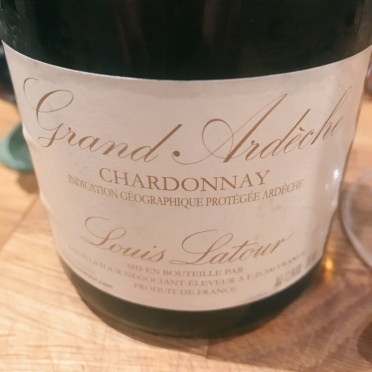 pietrosd's tweet photo. #yearofwine2017
#SundaySips @LouisLatour1797
Grand Ardeche 13'
Rich peach&apple,
spice,hazelnuts,toasty buttery brioche smooth elegant fin https://t.co/CmUu68D6in