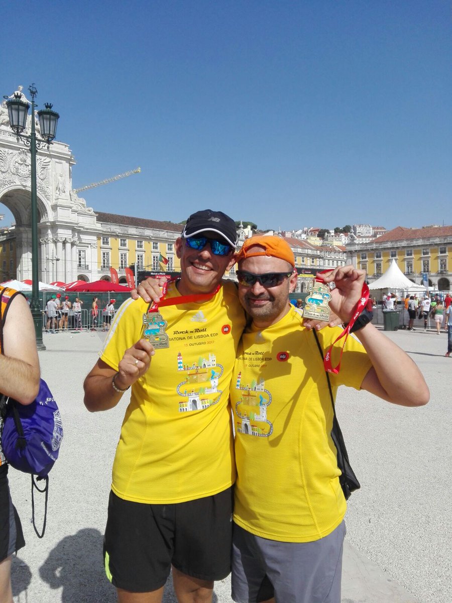 MTBRunnersLeon's tweet photo. Los nuestros en #10kmleon foto Elena Esquivel @blogmedialeon gracias!Y mayor número en #maratonlisboa #portugal @Kapone174 @RunningLeon https://t.co/HBttYQSS3g