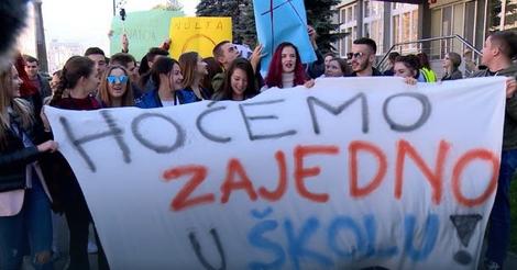 "Ne želimo više podele i da nas odvajaju po krvnim grupama. Ne želimo da nas odvajaju po nacionalnim torovima i entitetima." #BudiPromena