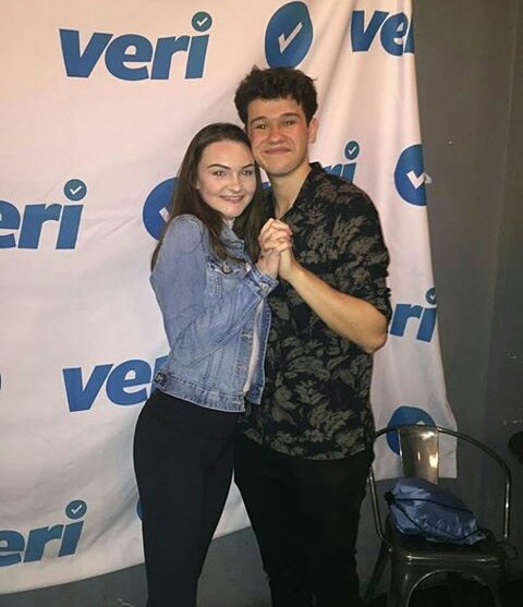 crewolzanski's tweet photo. Sebastian con fans en el M&amp;G del show de Toronto (14/10/17) https://t.co/Ur1XX9RxhK