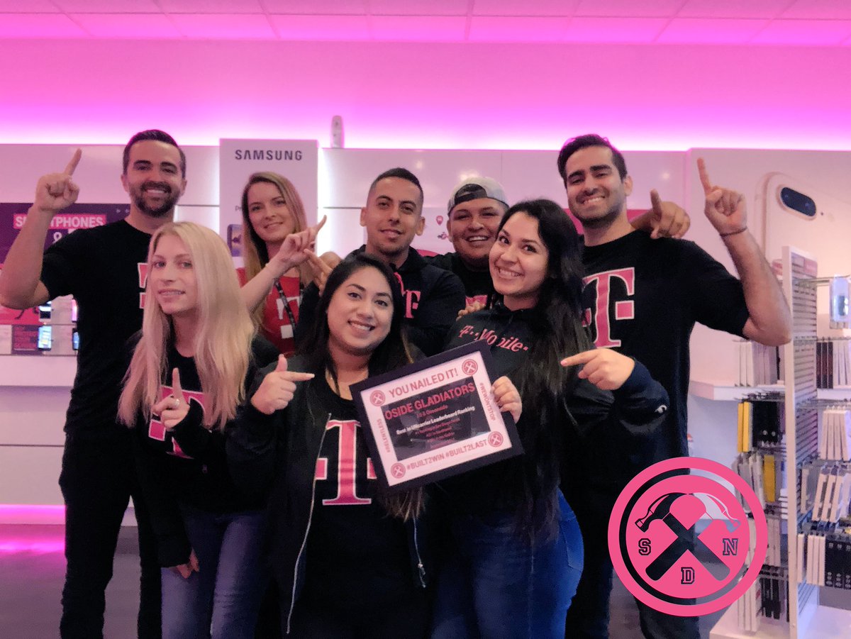 BambiMannix's tweet photo. Congrats to this #Winning #Oside Team for an AWESOME September! #CustomerFocus #SeriousFun #Built2Win #BESTinSDN #SDN #CompeteAndWin 💪🏻 https://t.co/CF9tcW0Nzn