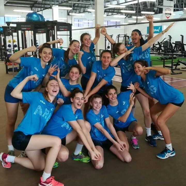 #SudamericanoU16 LAS PANTERITAS SUB16 SON CAMPEONAS SUDAMERICANAS!!!
 ARG 🇦🇷 3-1 🇵🇪 PER 
(25-16, 23-25, 25-20, 26-24)
#VamosArgentina 🇦🇷💙