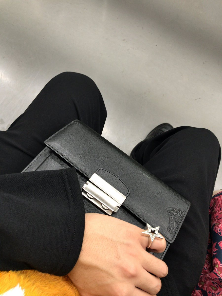 O Xrhsths かいみょん Sto Twitter 楽し過ぎて酔い過ぎて 買い戻したかった岩ちゃんとおソロも買った バンクローバー リング