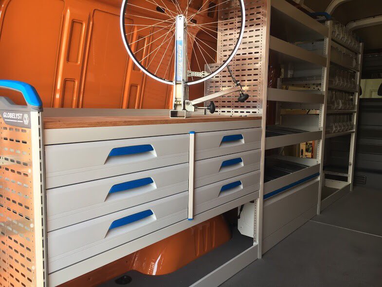 whitebox_uk's tweet image. Like if you think this bicycle repair workshop install on a VW Cratfer is the shizzle 🤔👇🏼👌🏼#NiceRack #DifferentProjects #Bespoke😎