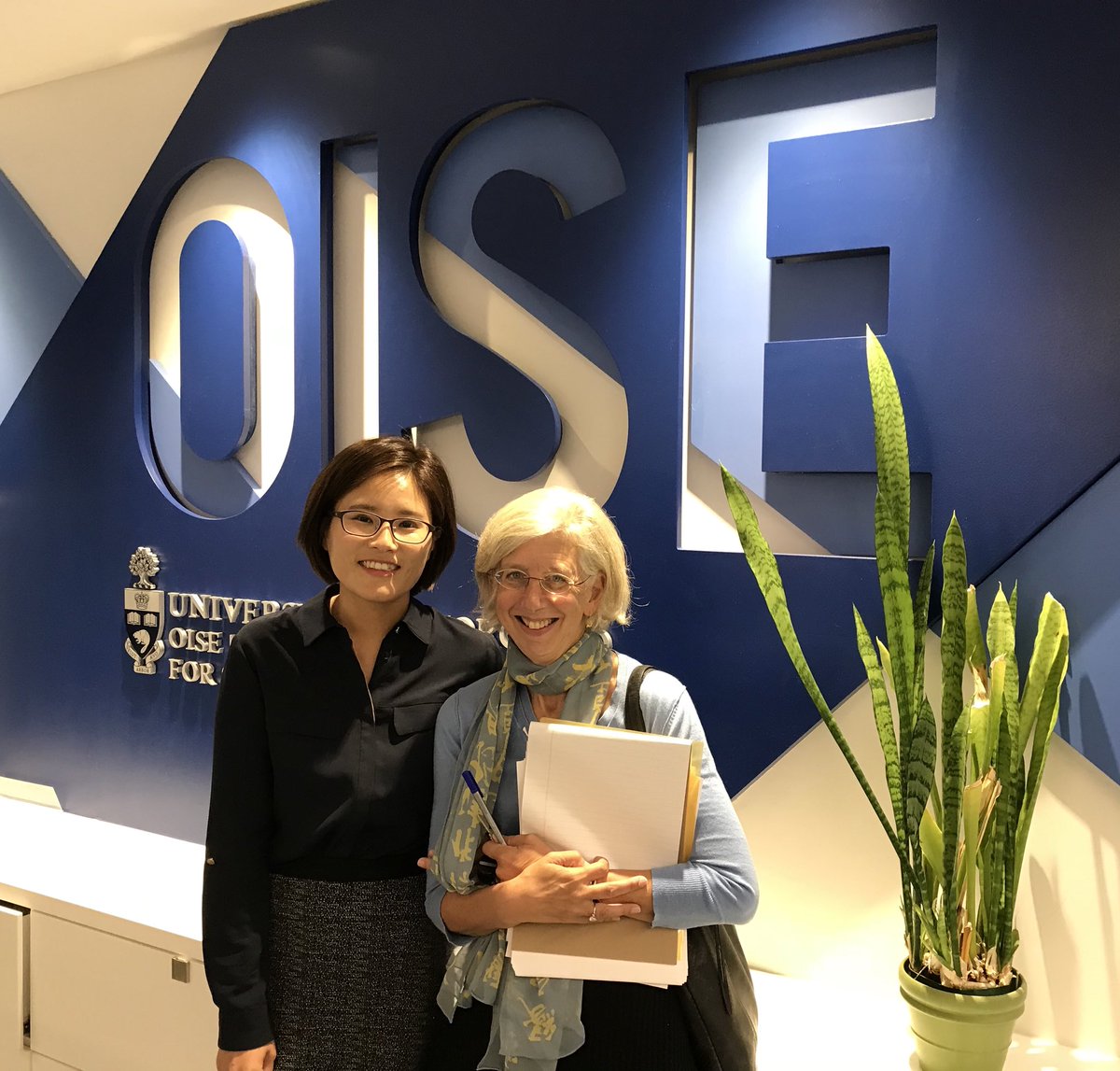 CTLOISE's tweet image. Congrats to Dr. Jinsuk Yang for defending her PhD on #ESL &amp;amp; #SocialReproduction — an ethnography of students in a Korean school #OISEGrad18