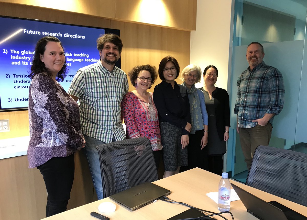 CTLOISE's tweet image. Congrats to Dr. Jinsuk Yang for defending her PhD on #ESL &amp;amp; #SocialReproduction — an ethnography of students in a Korean school #OISEGrad18