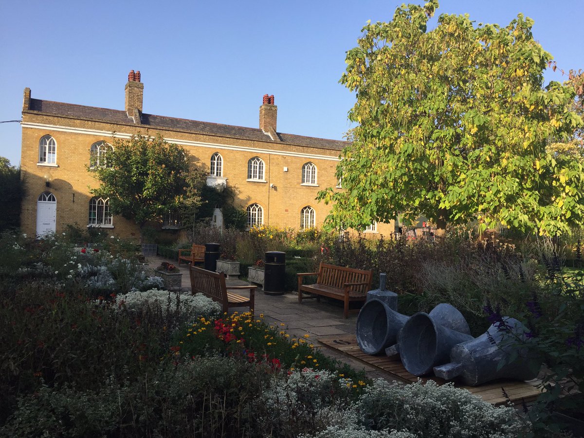 TomBurnBeijing's tweet photo. Hidden London (for me at least). Chumleigh, former almshouse tucked away next to the adventure playground in Burgess Park https://t.co/jTBvGao4AW
