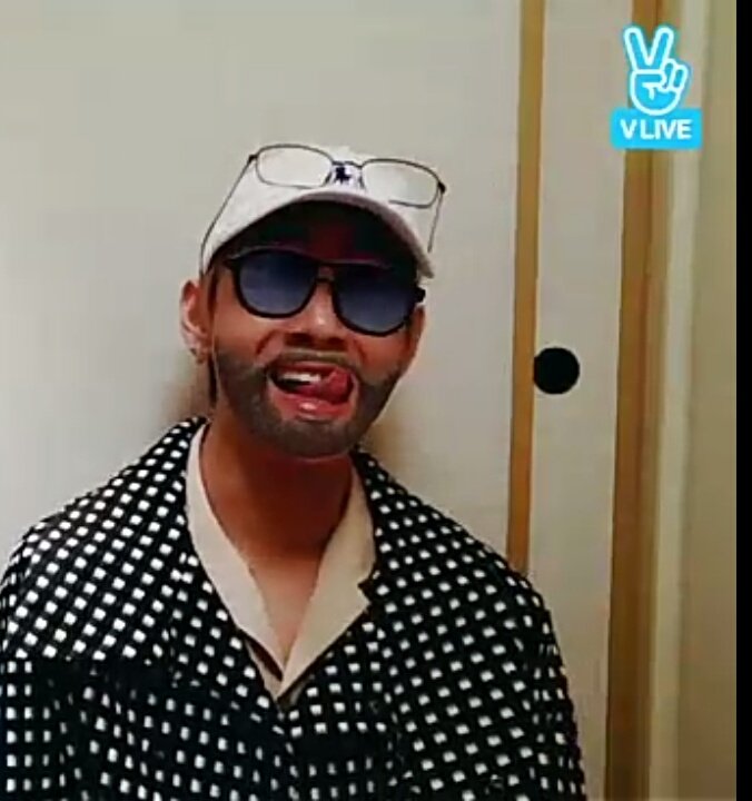0Shiryaeva's tweet photo. #VLIVE_BTS #RM_V
Мой идеал https://t.co/z5UuJDJJao