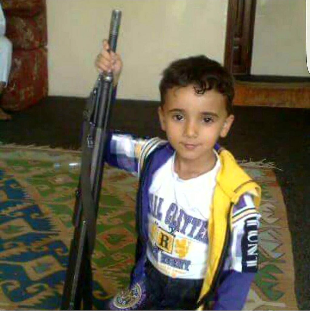 BashaKahlan's tweet photo. أنا وانا صغير
#Kahlanbasha# https://t.co/gCeQgmot2G