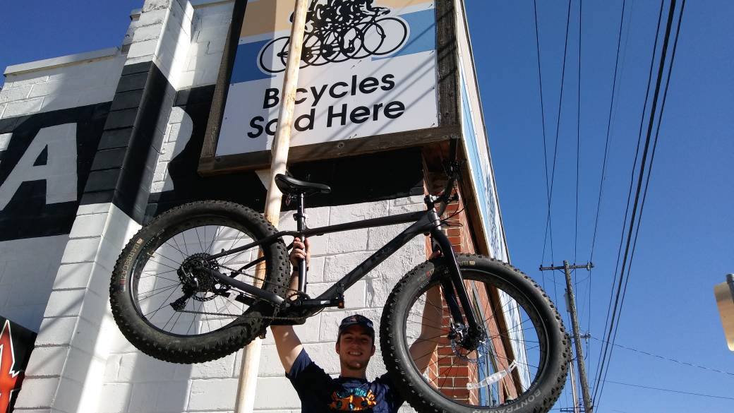 budgetbicycle's tweet photo. Rain is gone. #badgers won! come check out some #plusbikes #fatbikes #winterbike #budgetbicyclecenter #bikeshop #bikewi #winteriscoming https://t.co/HiSbZetBLB