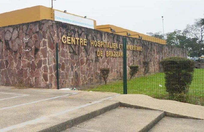 ThMoungalla's tweet photo. Le #service_minimum fonctionne normalement au #CHU #Brazzaville malgré la grève. Les patients sont accueillis. @ICIBrazza @RFIAfrique https://t.co/DLW1sNKwci