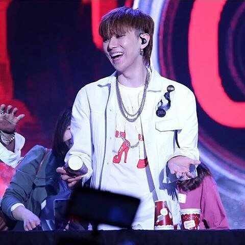 B2STForLifetime's tweet photo. Since your debut with #B2ST to your solo debut till now, you've been here to make us smile, we are so lucky to have u #8YearsWithHyunseung https://t.co/avvzGcc2UH