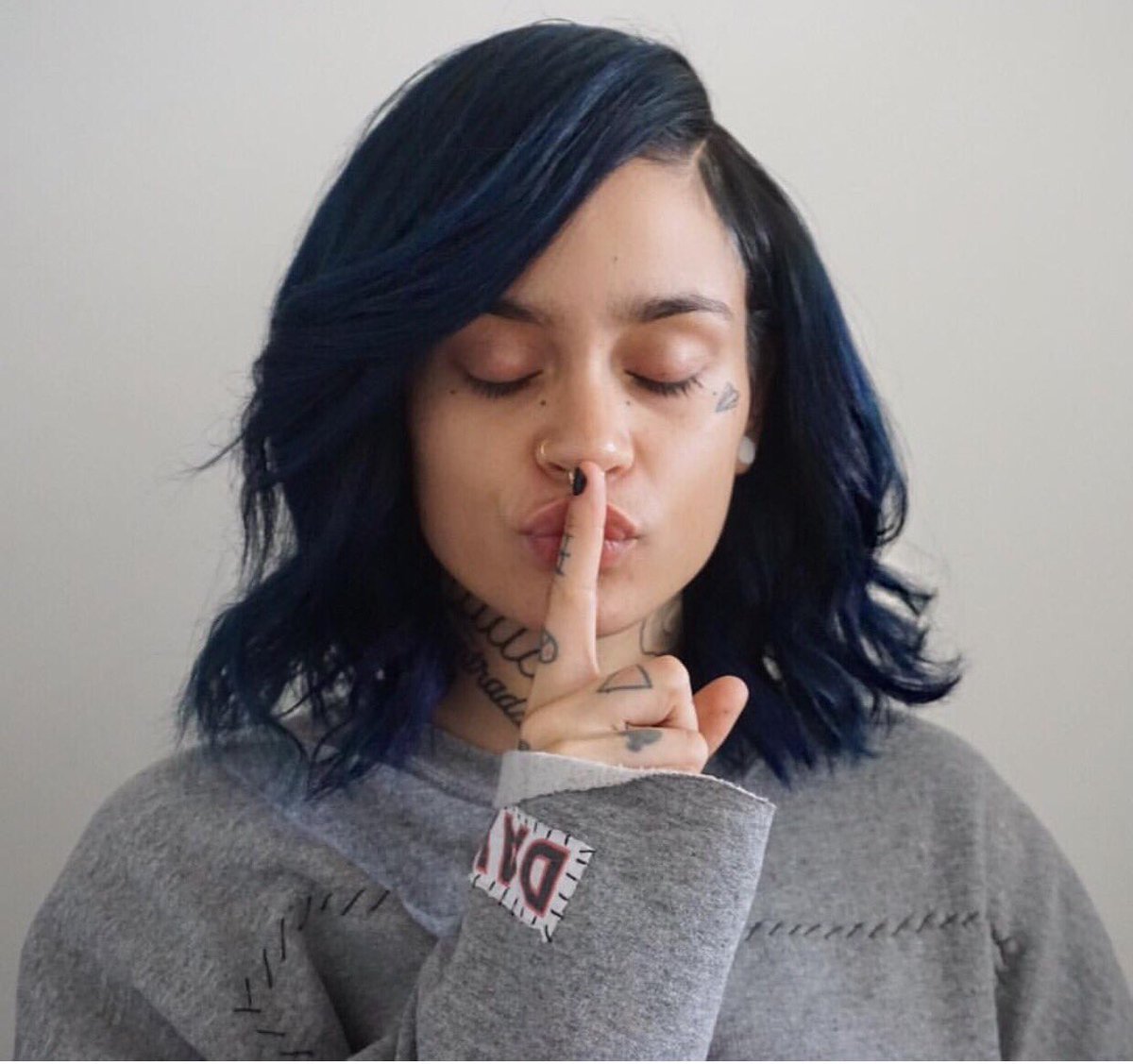 hyltlani's tweet photo. I'm voting for Kehlani for Favorite Female Artist Soul/R&amp;B at the #AMAs.....
1 RT = 1 VOTE 
 also kahh slayed her hair this day #SLAYGAWD https://t.co/KCRpTB16mW