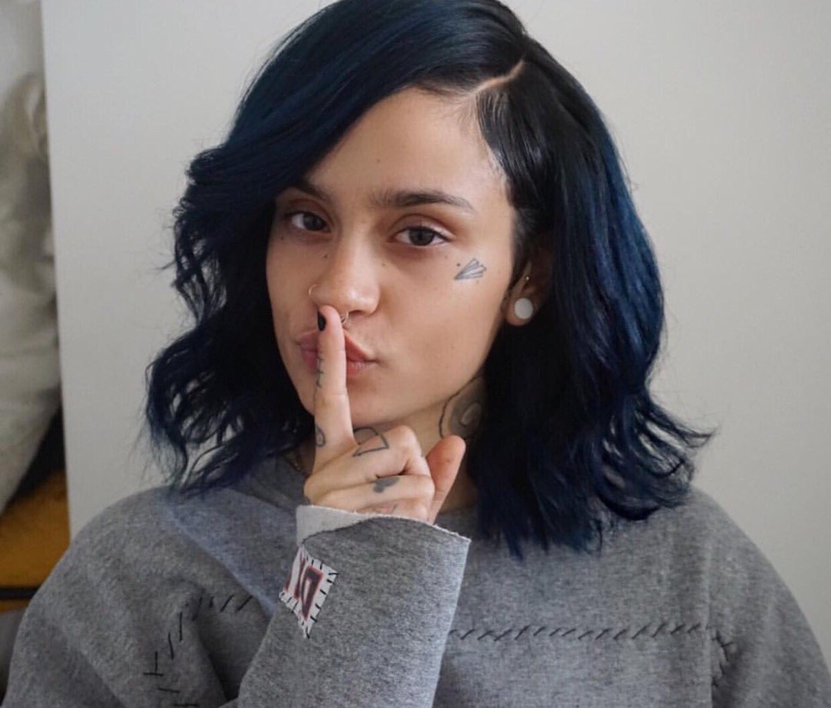 hyltlani's tweet photo. I'm voting for Kehlani for Favorite Female Artist Soul/R&amp;B at the #AMAs.....
1 RT = 1 VOTE 
 also kahh slayed her hair this day #SLAYGAWD https://t.co/KCRpTB16mW