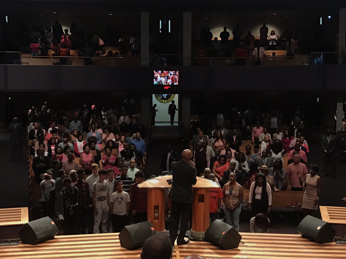 mtzionnashville's tweet photo. "Your diagnosis does NOT change His promise!" Glory!!! @josephwalker3 @mtzionanywhere @mtzionnashville #RestorationSeries #815service https://t.co/Cu0f5N8Pfe