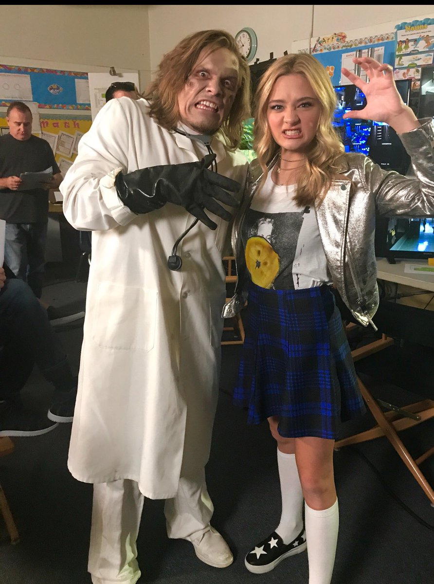 greene_lizzy's tweet photo. Did you guys like the @Nickelodeon Haunted House a Special ? 🎃👻 @TonyCavalero https://t.co/akEcXZW77y