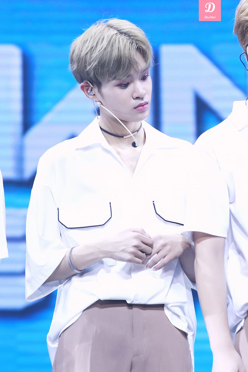 DDD_DAEHWI's tweet photo. 171013 마닐라 팬미팅 일공공사 이대휘 승천반대😇 #이대휘 #워너원 #LEEDAEHWI #WANNAONE https://t.co/lHYXIRGEhc
