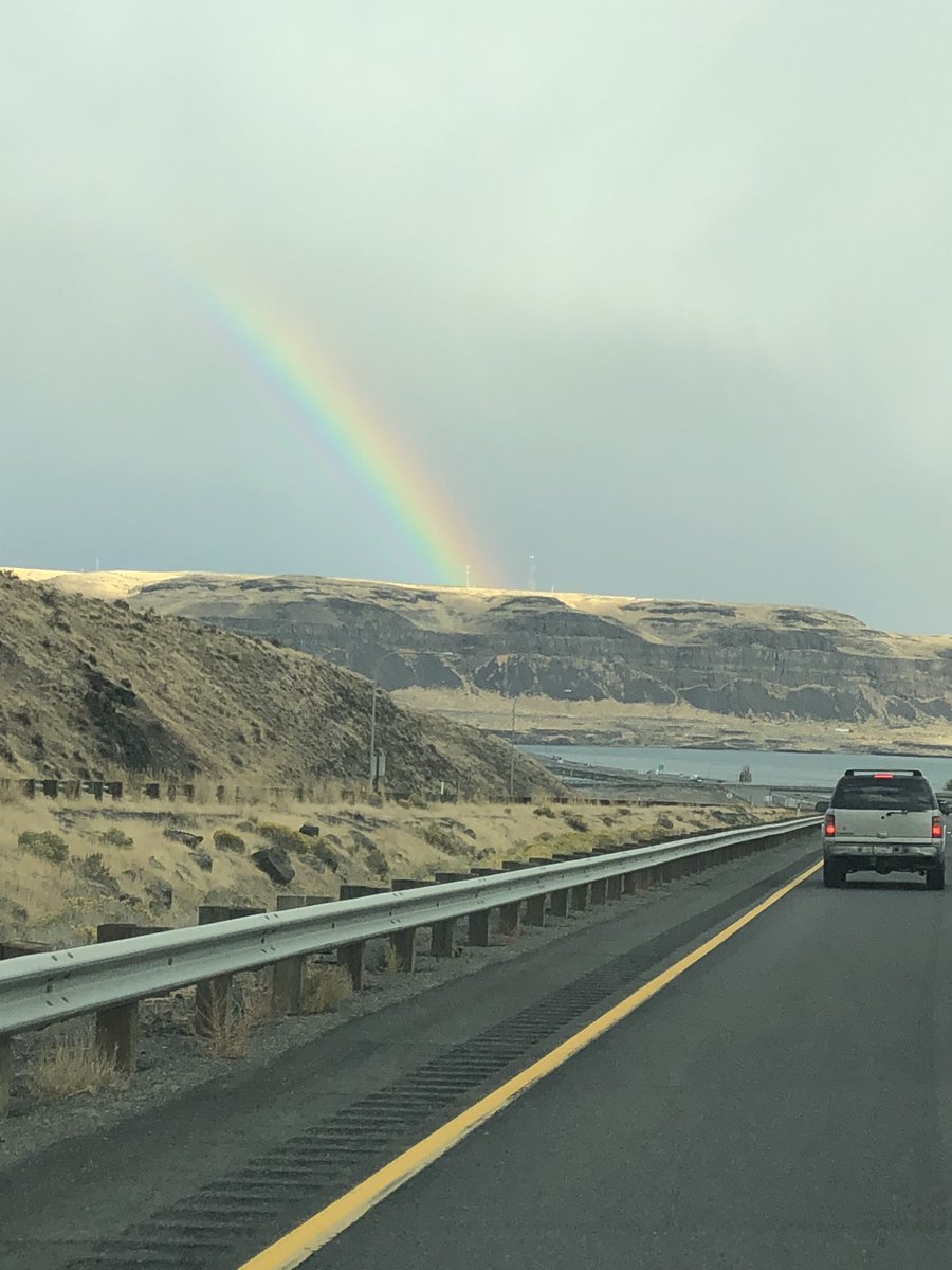 QuincyGreenLLC's tweet photo. It turns out there is pot at the end of the rainbow. #rainbow #potofgold #morningcommute #columbiagorge #conscientiouscannabis https://t.co/DY2XnxUQi3