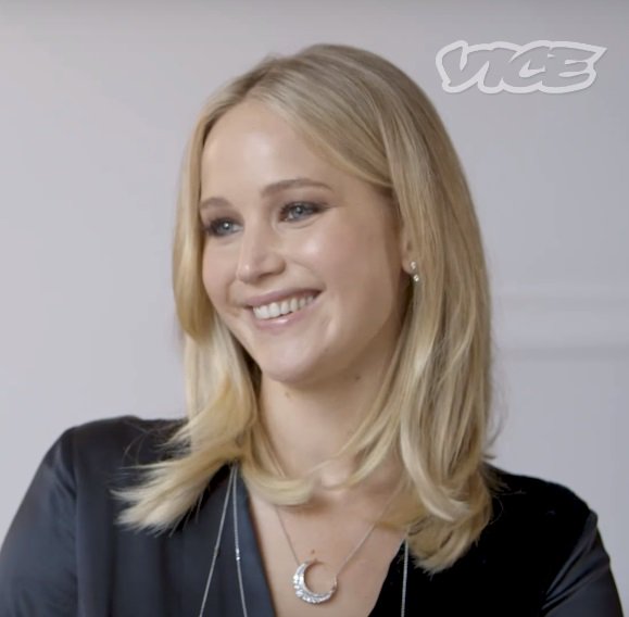 todoxjlaw's tweet photo. Is she real? 💜
#JenniferLawrence https://t.co/p5FQQQGtfv
