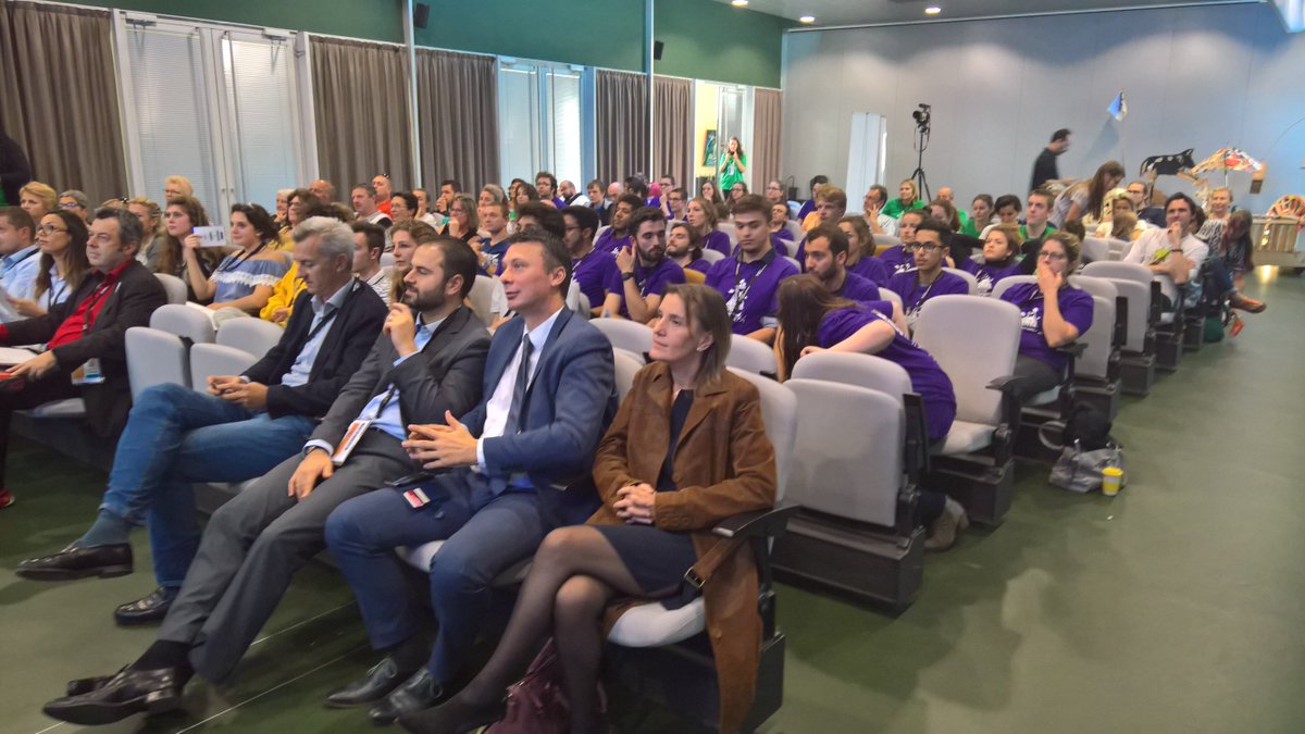 Public au top pour cette première edition française du #startupweekend #youth !#PicardieMaritime #innovation <a href="/CA_BaiedeSomme/">CA Baie de Somme</a> @BaiedeSomme3V