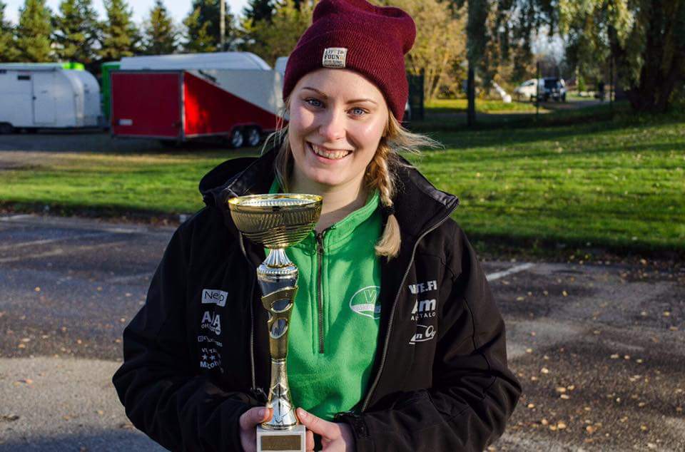 VAGMotorsportfi's tweet photo. Huittisten SM-rallisprintistä naistenluokan kolmas sija. KIITOS tästä kaudesta VAG Motorsportin tiimi, tukijat ja ystävät! 🍾@VAGMotorsportfi https://t.co/qnTrkk9ZAn