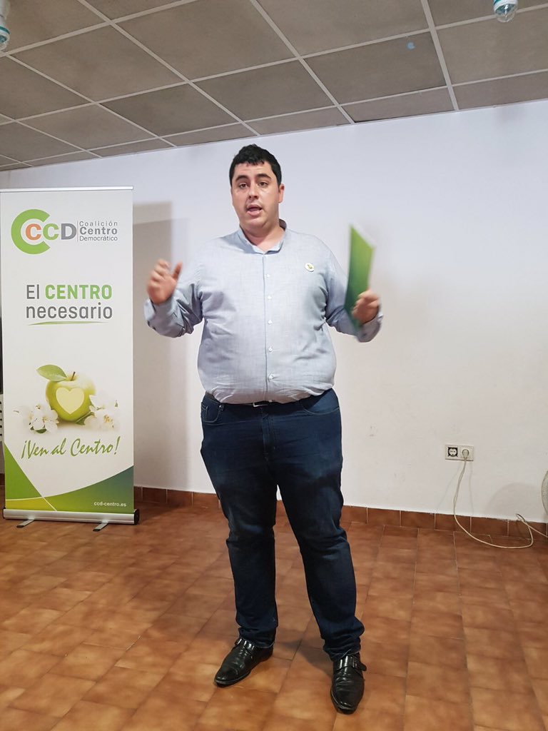 davgarciaperez's tweet photo. Esta mañana en #Manises en la presentación de @CCDcentro en la ciudad. Poco a poco el proyecto de centro se va expandiendo. https://t.co/vCTRQF0jeo