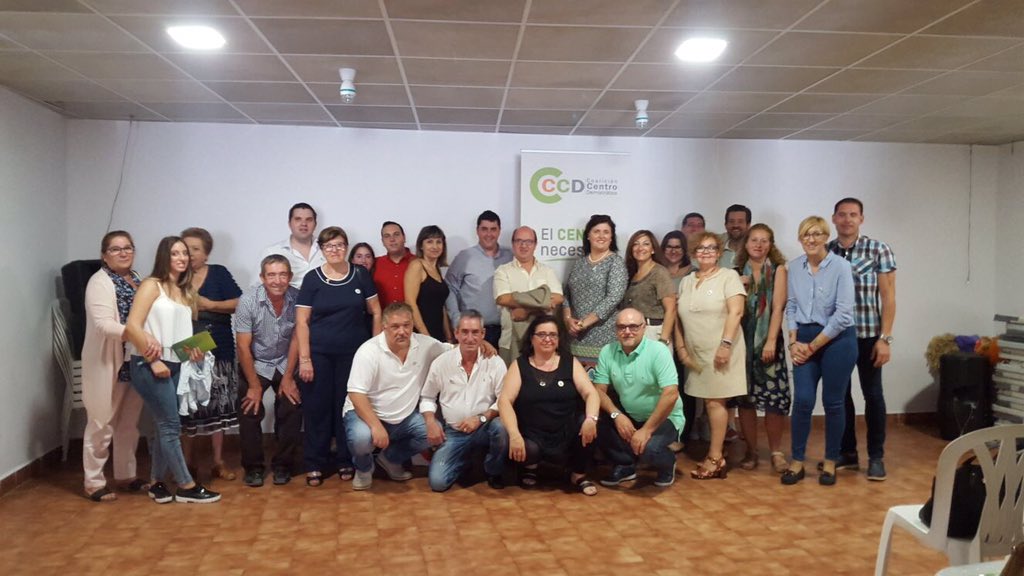 davgarciaperez's tweet photo. Esta mañana en #Manises en la presentación de @CCDcentro en la ciudad. Poco a poco el proyecto de centro se va expandiendo. https://t.co/vCTRQF0jeo