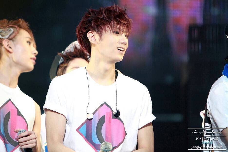 owowdot's tweet photo. You are the best thing that has ever happened to me. Comeback soon bb, really want see you on stage again 😭 #8YearsWithHyunseung https://t.co/lcQVpP50BK