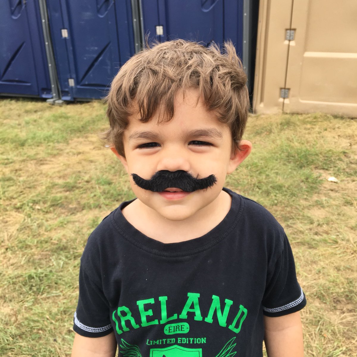 jayesspea's tweet photo. Cheering mummy and grandma on @MuckFestMS with a sweet @TravelerBeer mustache #muckfestms #trvlr https://t.co/ymJJAlWvXd