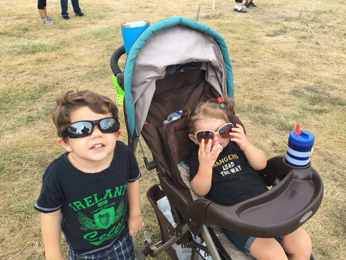 jayesspea's tweet photo. Cheering mummy and grandma on @MuckFestMS with a sweet @TravelerBeer mustache #muckfestms #trvlr https://t.co/ymJJAlWvXd
