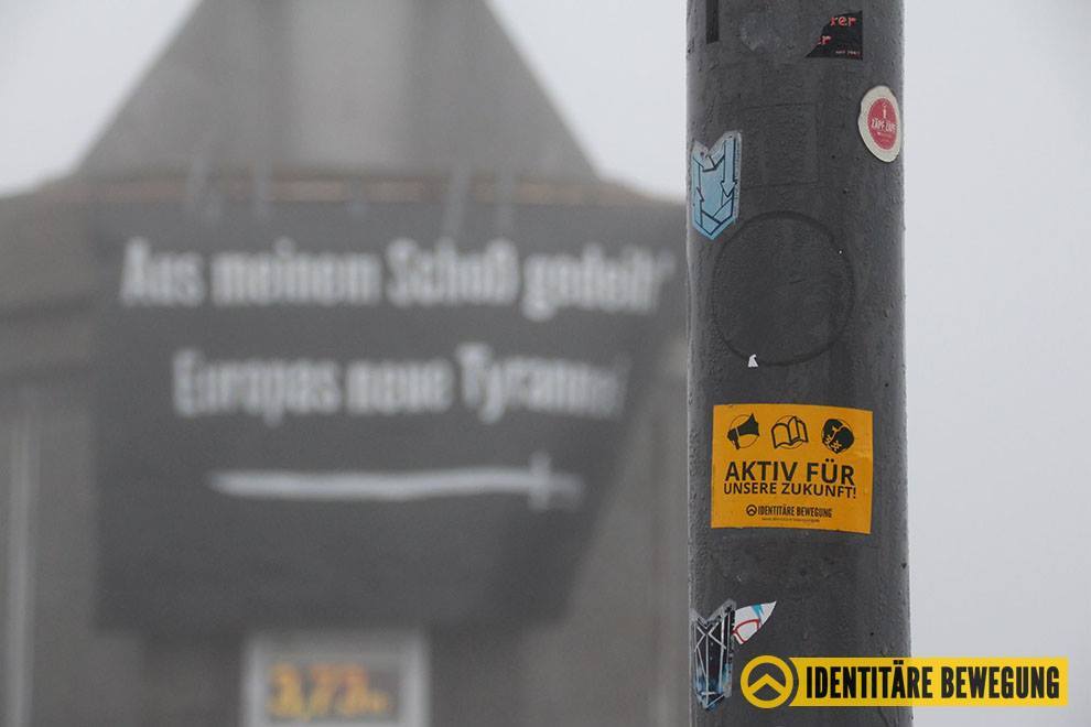 IBKonstanz's tweet photo. "Aus meinem Schoß gedeih' Europas neue Tyrannei"
#identitaerebewegung #konstanz #imperia #werdeaktiv #ibster https://t.co/x6vExrlN7o