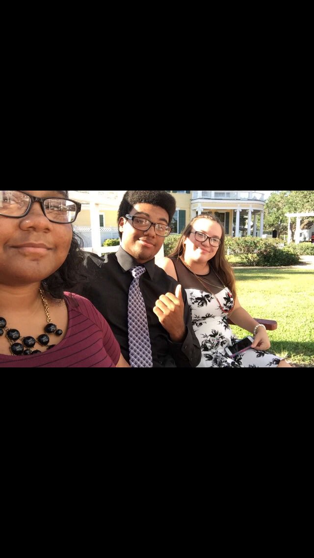 KingJulian141's tweet photo. Best hoco day Iβve had especially with my sister and her best friend! I love you both! #FAMILY #hoconight #Hoco https://t.co/HG1EQpD4xM