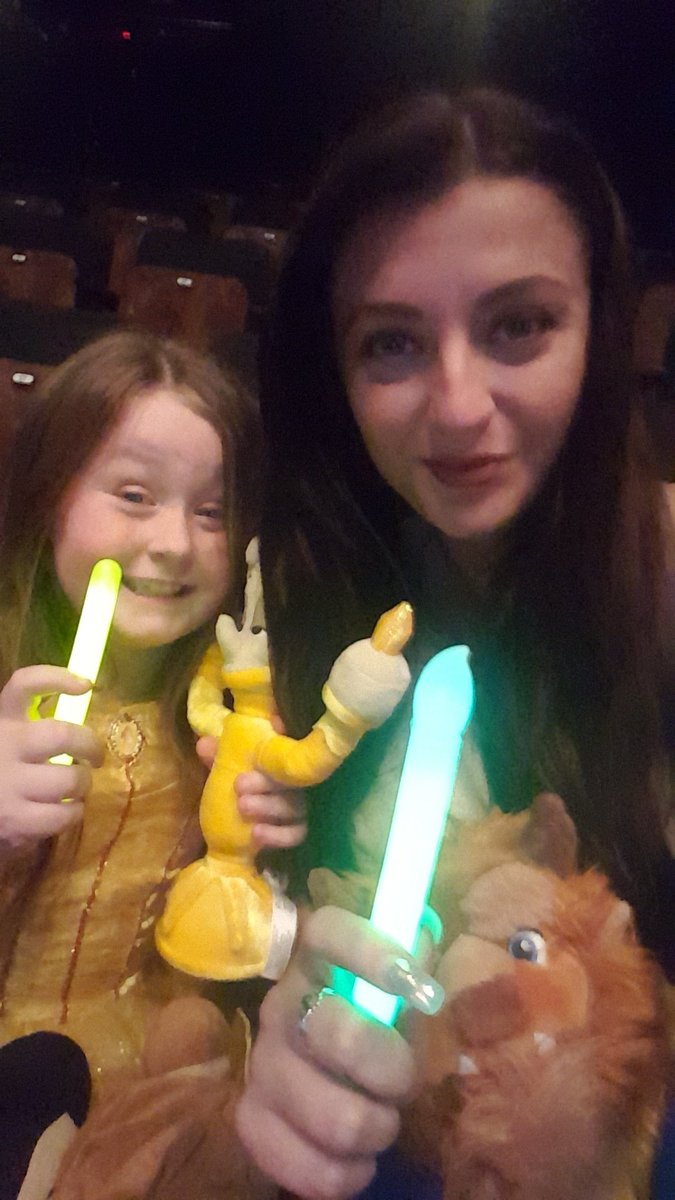 CatherineEKeane's tweet photo. Having a lush time with my little bestie #beautyandthebeast #beautifulniece #singalonga https://t.co/RJ28SwzF3i