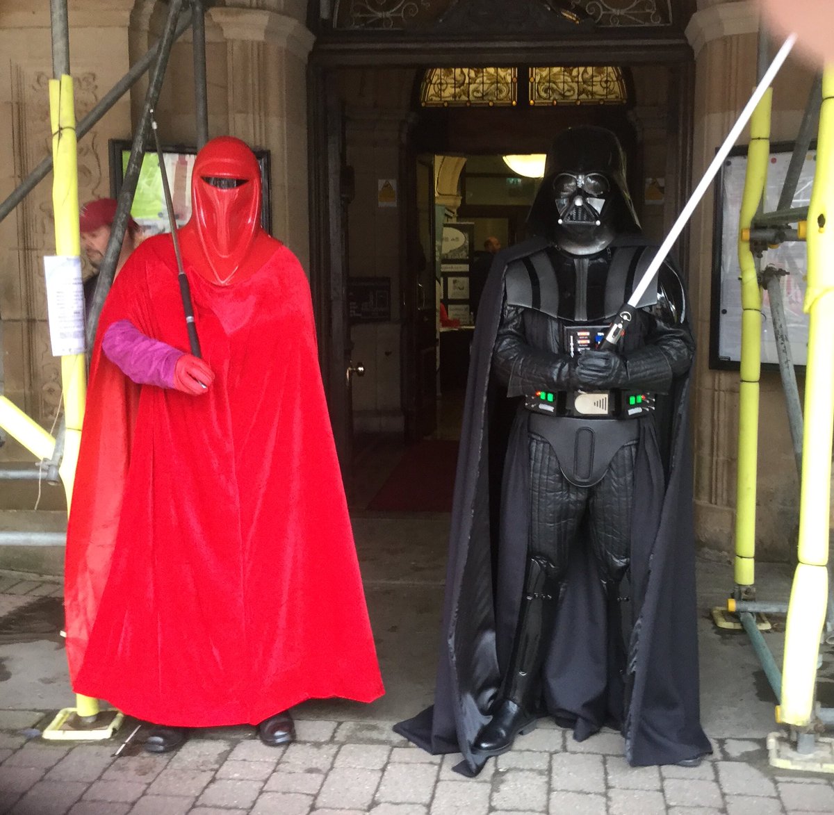 CthulhuPunk's tweet photo. Final day of @comicartfest is drawing to a close (see what I did there?). Security has been a lot tighter this year #LICAF17 https://t.co/PtVVDc9pgI