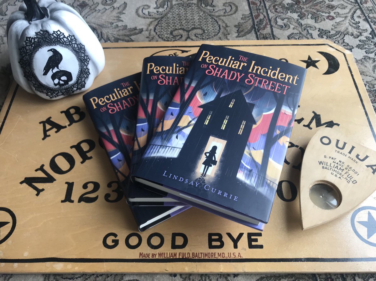 lindsayncurrie's tweet photo. Educator/librarian only giveaway! A three book set of PECULIAR INCIDENT hardbacks! RT/follow/like by 10/23 for chance to win! #BeLikeTessa https://t.co/qQIHlgZYi4