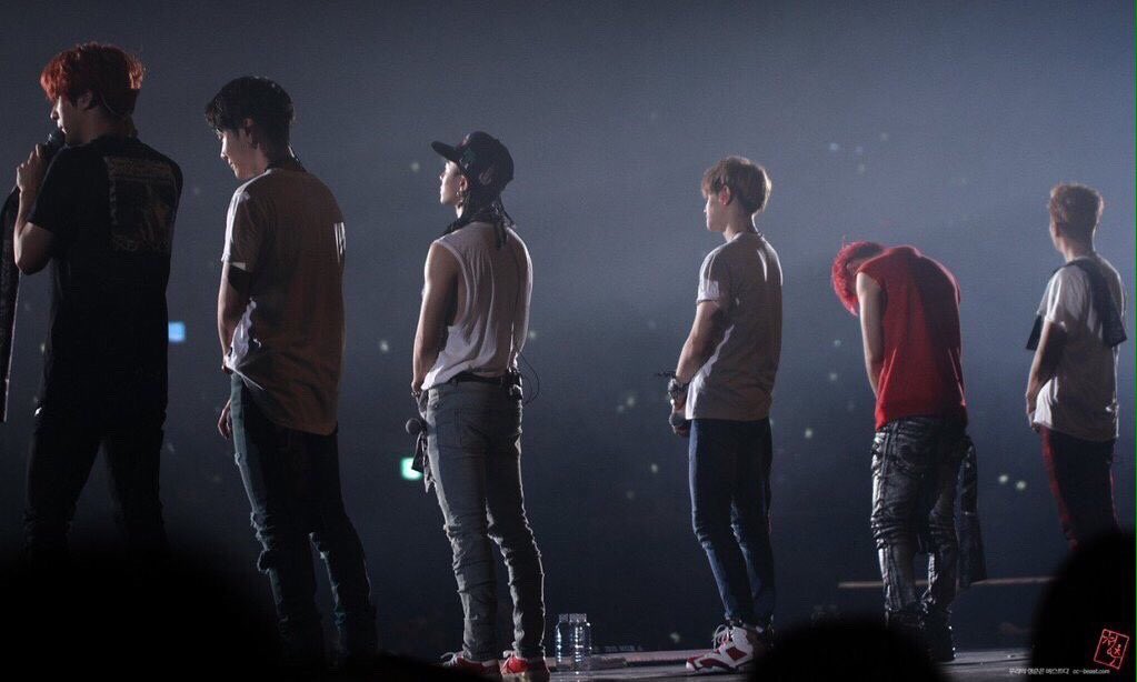 Wait_JHS's tweet photo. คือที่สุดในช่วงชีวิตนึงแล้ว มันเป็นความทรงจำที่ดีมากจริงๆ การที่ได้เห็นทุกคนอยู่กันพร้อมหน้า มีเวลาที่ดีด้วยกัน #8YearsWithBEAST https://t.co/SNzFlPnboH