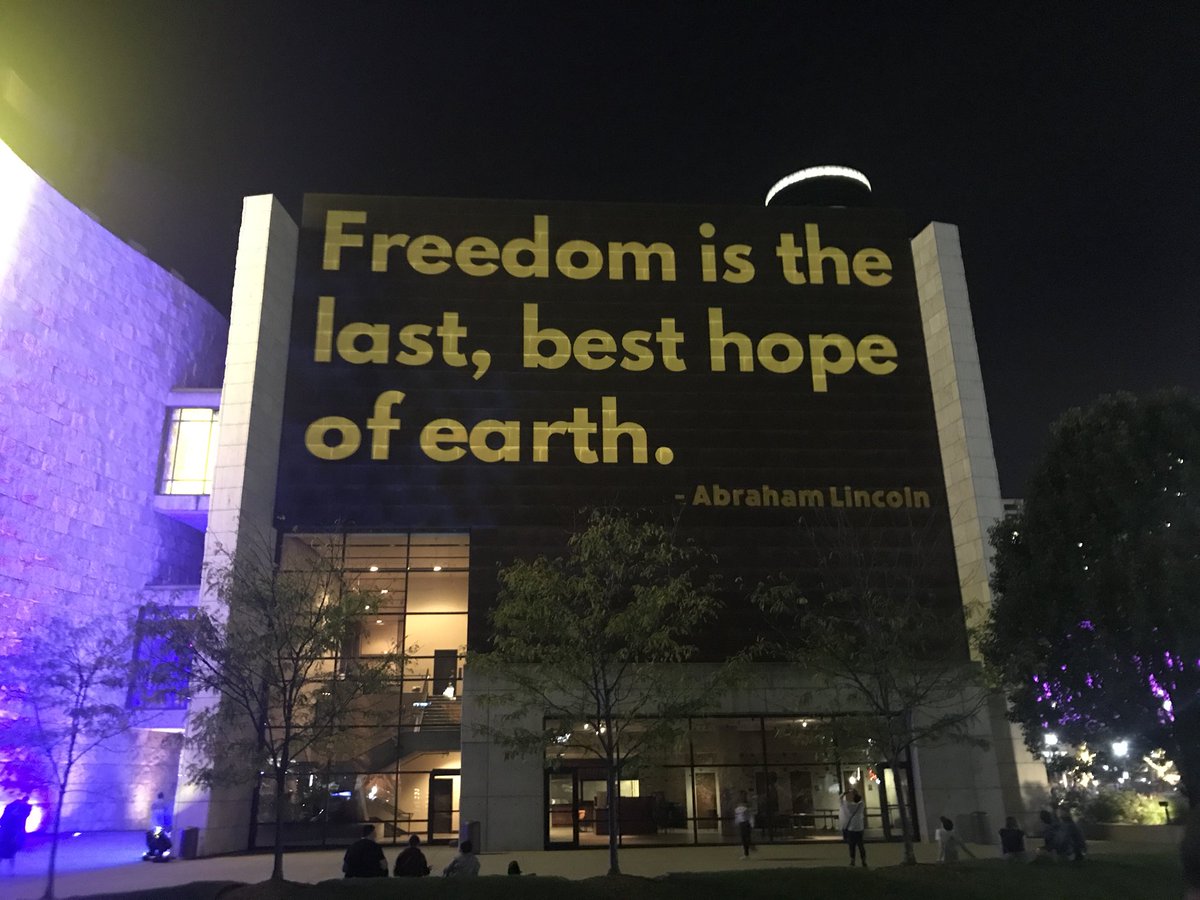 MzQuisha513's tweet photo. Yup Cincinnati had a success with this one. Hope they come back next year #Blinkcincinnati https://t.co/jvyBAnnuHE