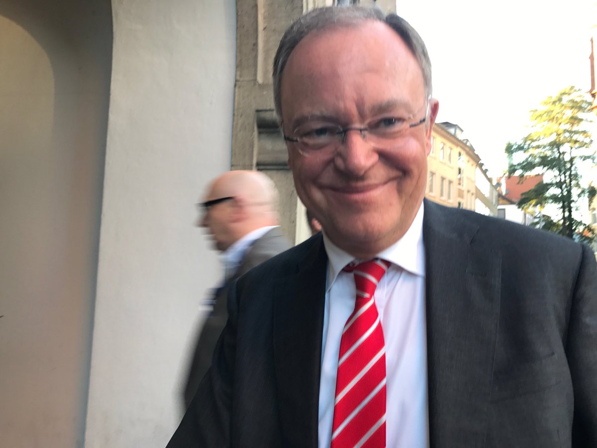 7 Minuten bis zur Prognose. Weil da!!! #niedersachsen #ltwnds17 #wahl